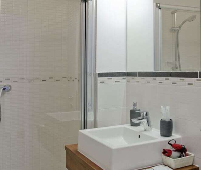 اتاق لوکس, Affittacamere Angel 2