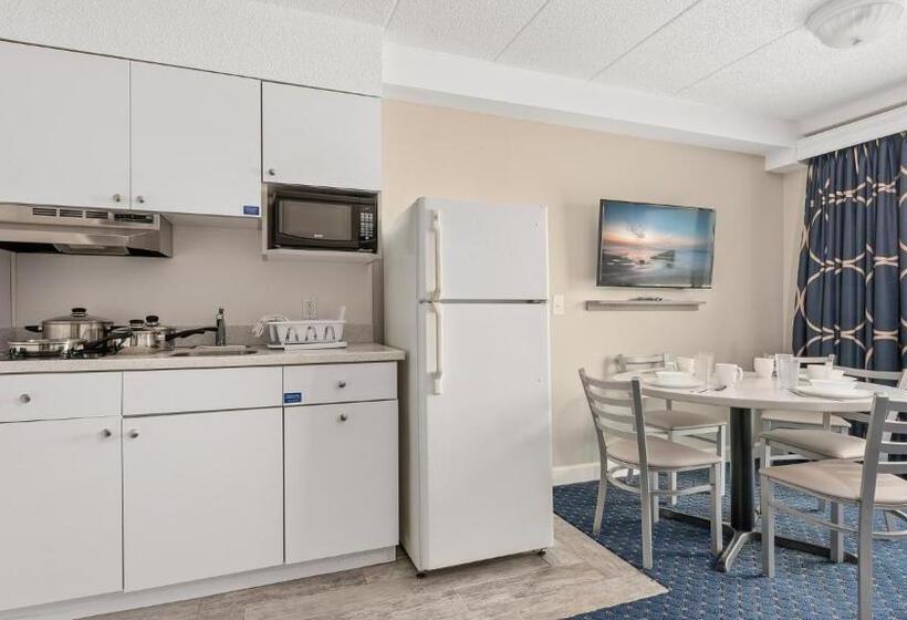 2 Bedroom Suite Pool View, Adventurer Oceanfront Inn
