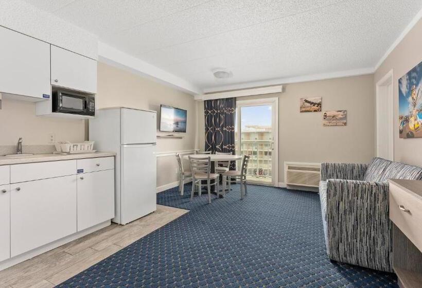 2 Bedroom Suite Pool View, Adventurer Oceanfront Inn