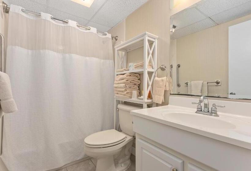 2 Bedrooms Suite Sea View, Adventurer Oceanfront Inn