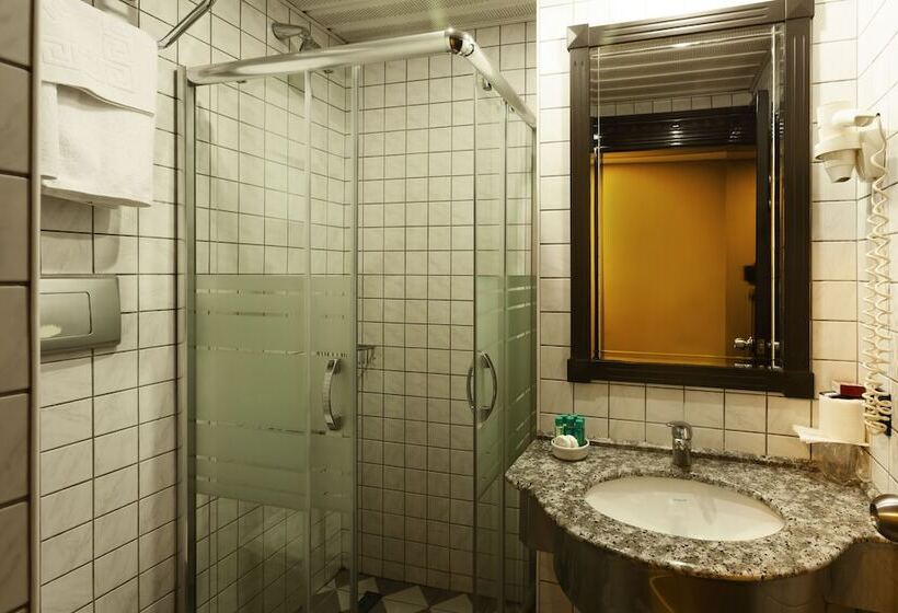 스탠다드 룸, Balikcilar