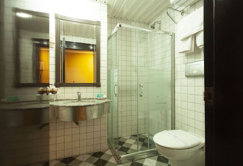 스탠다드 룸, Balikcilar