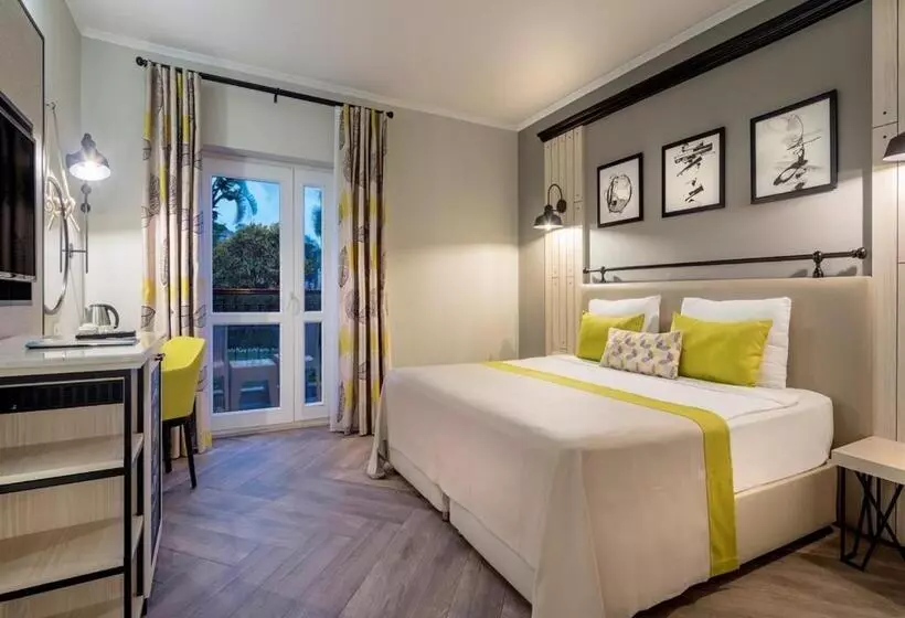 اتاق سوپریور سه تخته, Club Marco Polo Premium All Inclusive