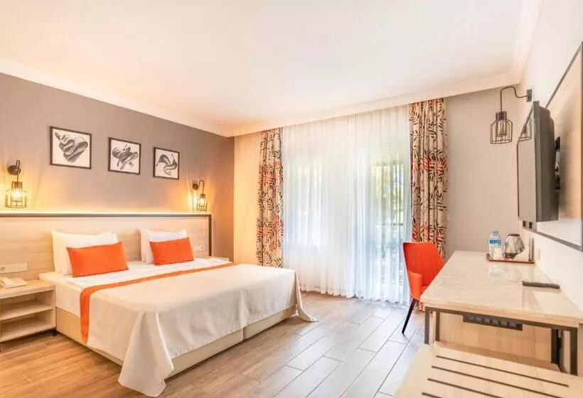 اتاق استاندارد سه نفره, Club Marco Polo Premium All Inclusive
