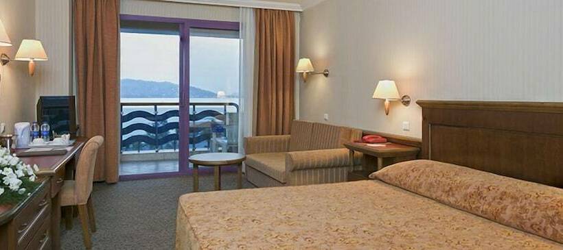 غرفة قياسية ثلاثية ذات إطلالة جانبية على البحر, Grand Kaptan Hotel   All Inclusive