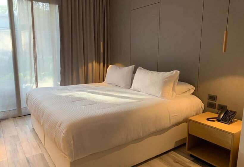 استودیوی استاندارد, La Capilla  Punta Del Este