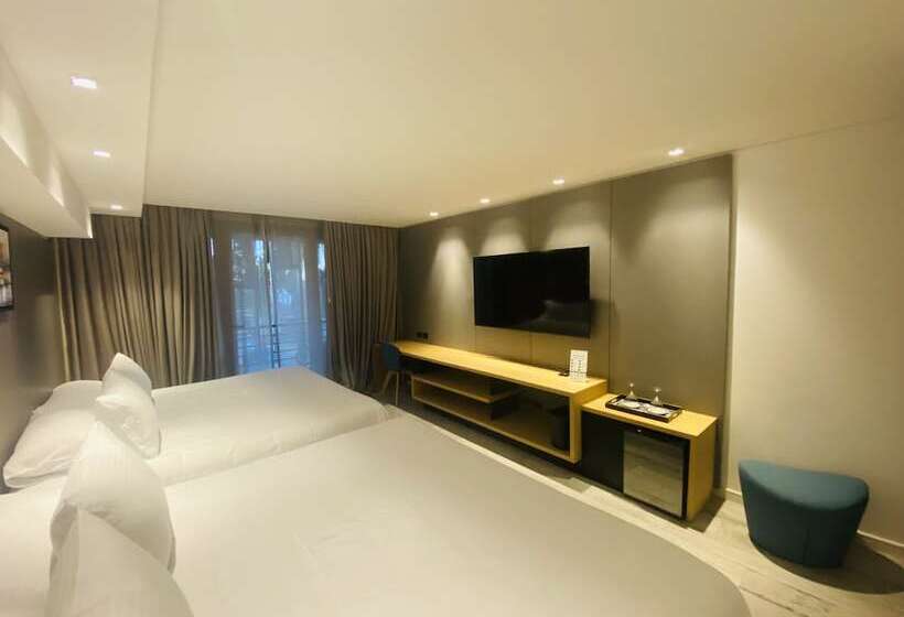 استودیوی استاندارد, La Capilla  Punta Del Este