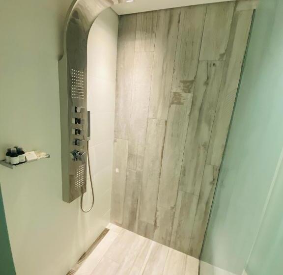 سوییت, La Capilla  Punta Del Este