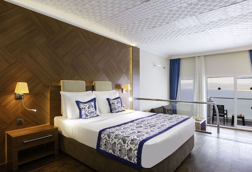 סוויטת ג'וניור נוף לים, Labranda Ephesus Princess - All Inclusive