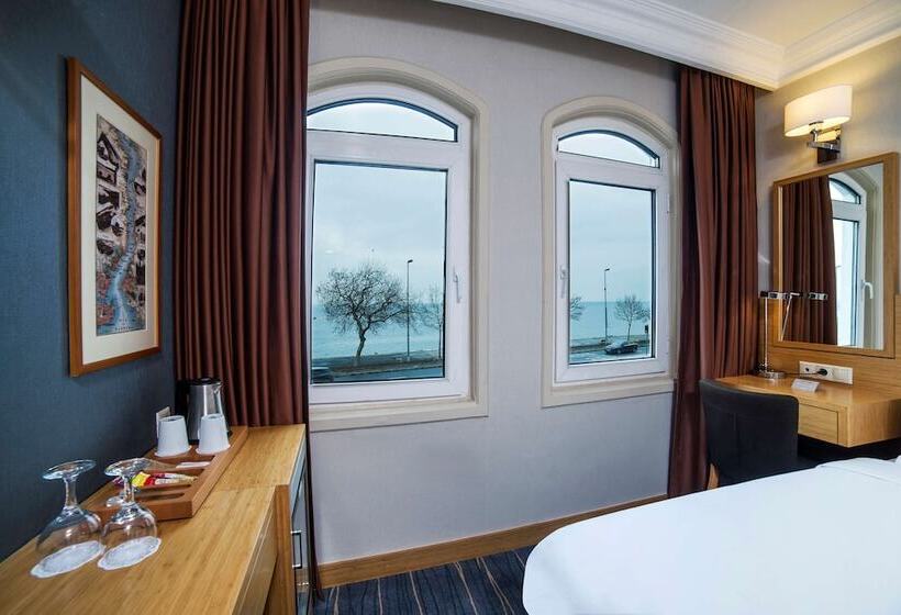 Standard Room Sea View, Radisson Hotel Istanbul Sultanahmet