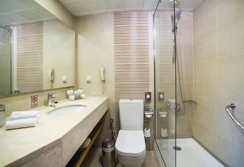 バルコニーつきオーシャンビュースーペリアルーム, Radisson Hotel Istanbul Sultanahmet