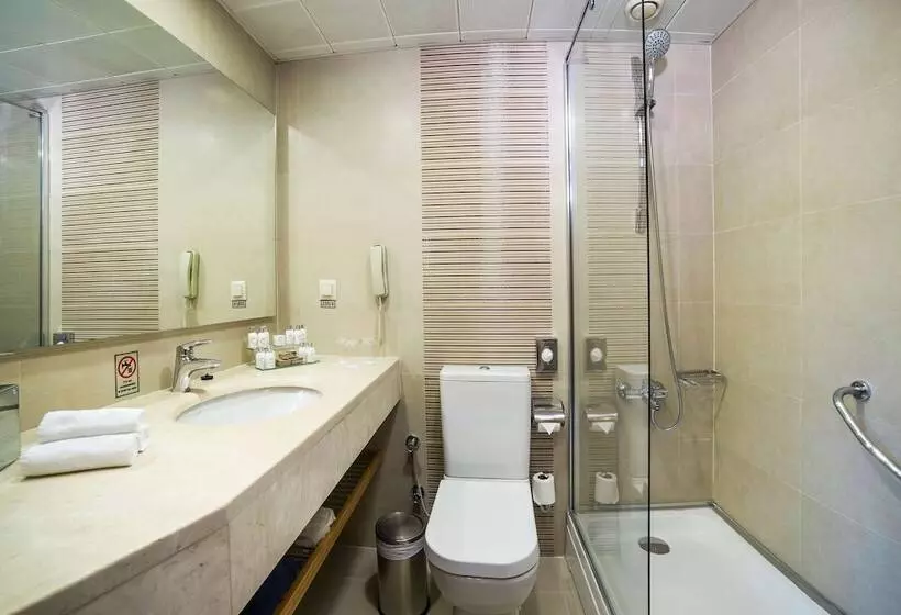 Superior Room Sea View with Balcony, Radisson Hotel Istanbul Sultanahmet