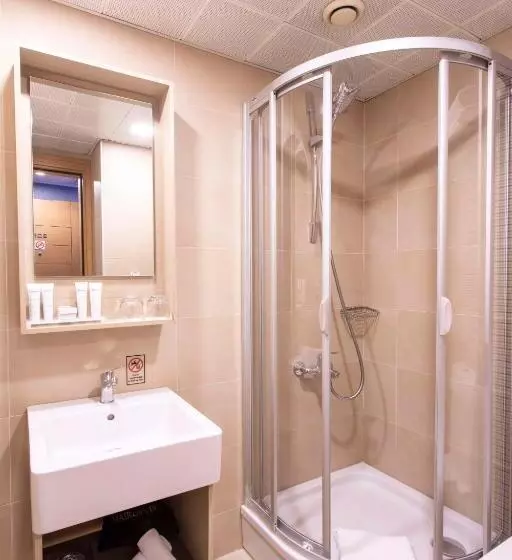 Standard Room Sea View, Radisson Hotel Istanbul Sultanahmet