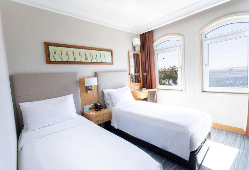 Standard Room Sea View, Radisson Hotel Istanbul Sultanahmet