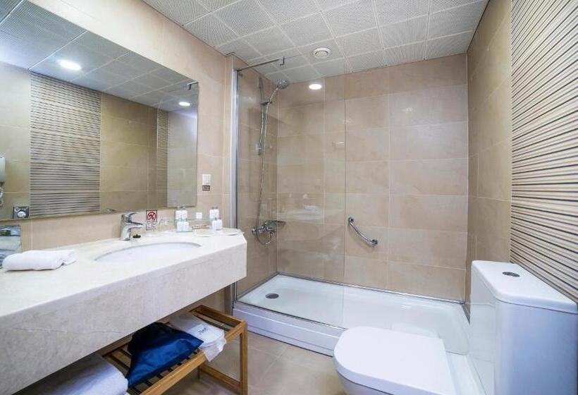 Superior Room Sea View with Balcony, Radisson Hotel Istanbul Sultanahmet