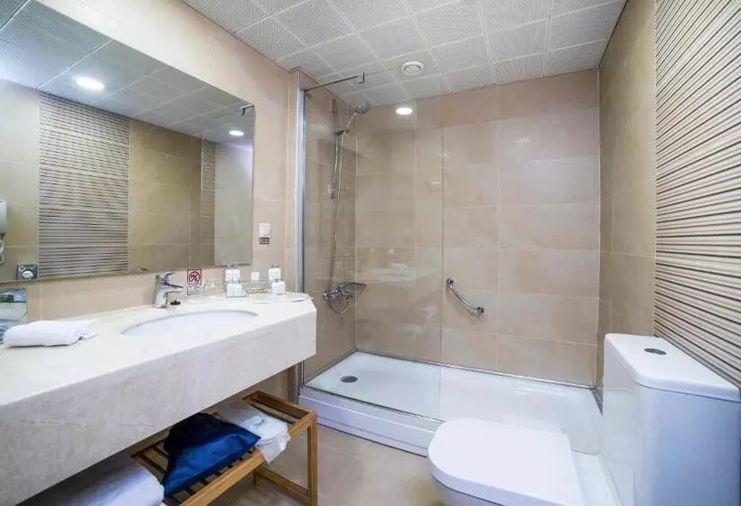 Superior Room Sea View with Balcony, Radisson Hotel Istanbul Sultanahmet