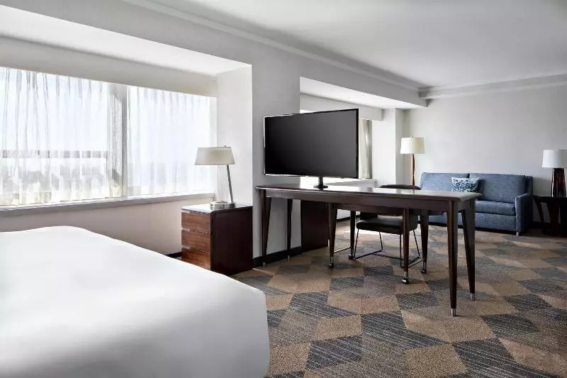 キングサイズベッドのジュニアスイート, Sheraton Dallas