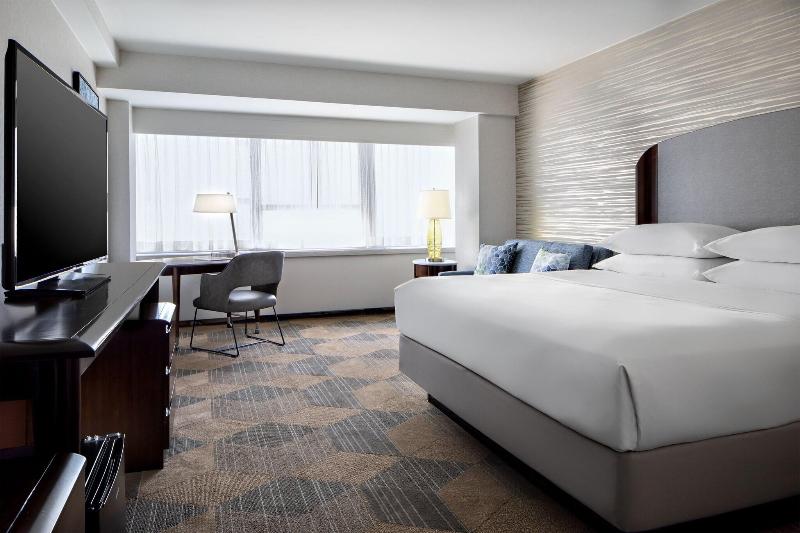 חדר קלאב עם מיטת קינג, Sheraton Dallas