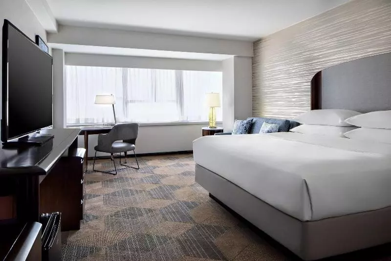 キングサイズベッドのクラブルーム, Sheraton Dallas