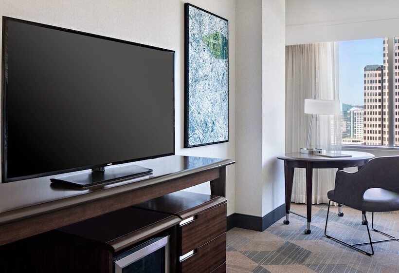 غرفة كلوب, Sheraton Dallas