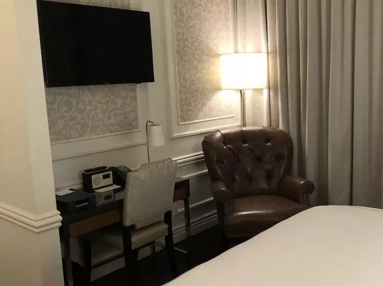 プレミアムルーム, The Adelphi