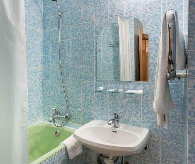 اتاق اکونومی یک تخته, Tourist Hotel Complex