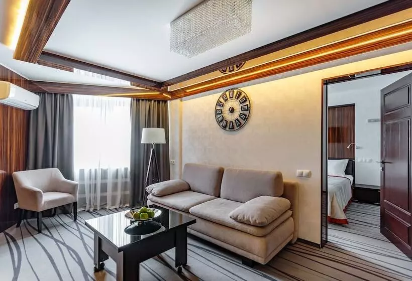 سوییت لوکس, Tourist Hotel Complex