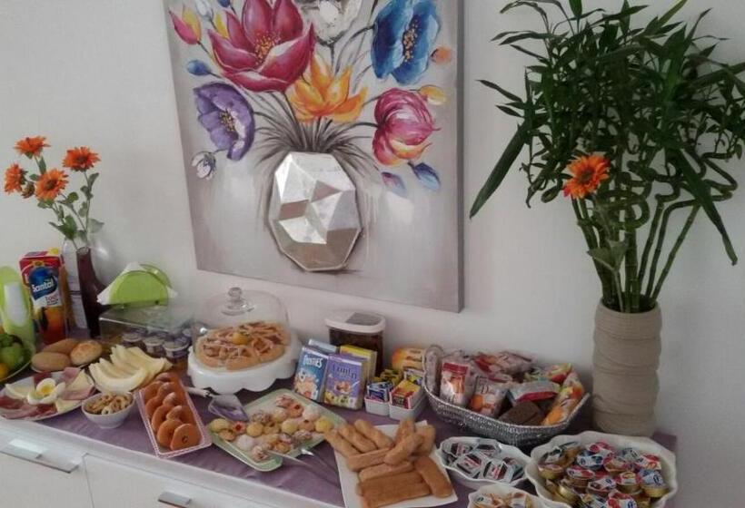 اتاق لوکس چهار تخته, B&b White Con Parcheggio Privato