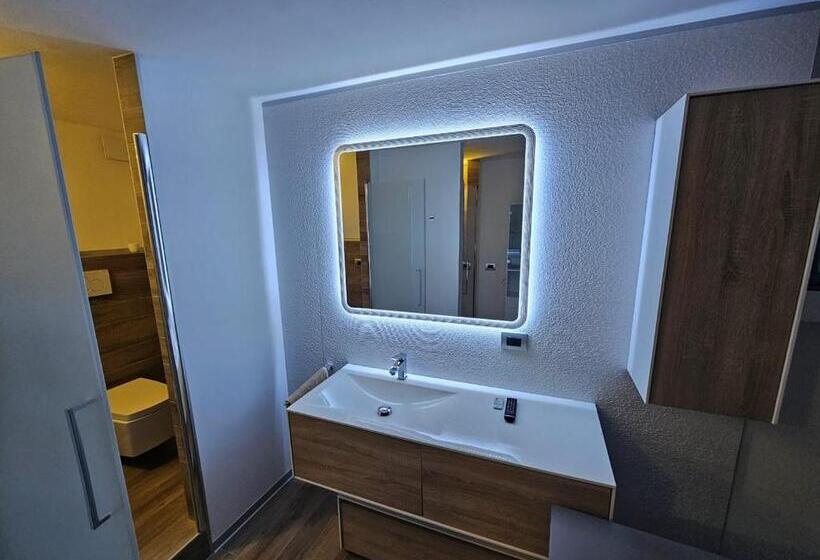 آپارتمان سوپریور 1 خوابه, B&b White Con Parcheggio Privato