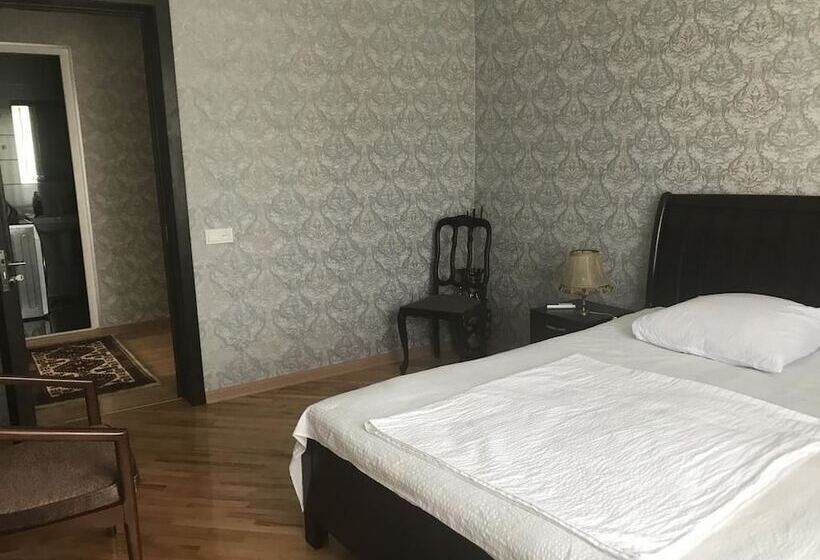 اتاق استاندارد سه نفره, Tasunia