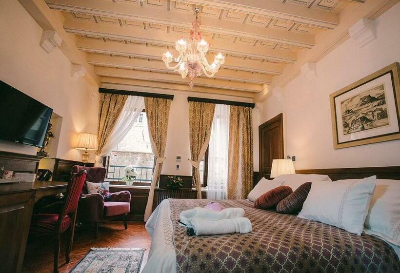 اتاق لوکس, Heritage Hotel Cardo