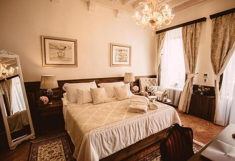 اتاق لوکس, Heritage Hotel Cardo