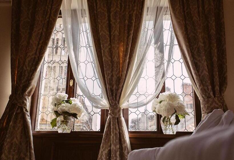 家庭间, Heritage Hotel Cardo