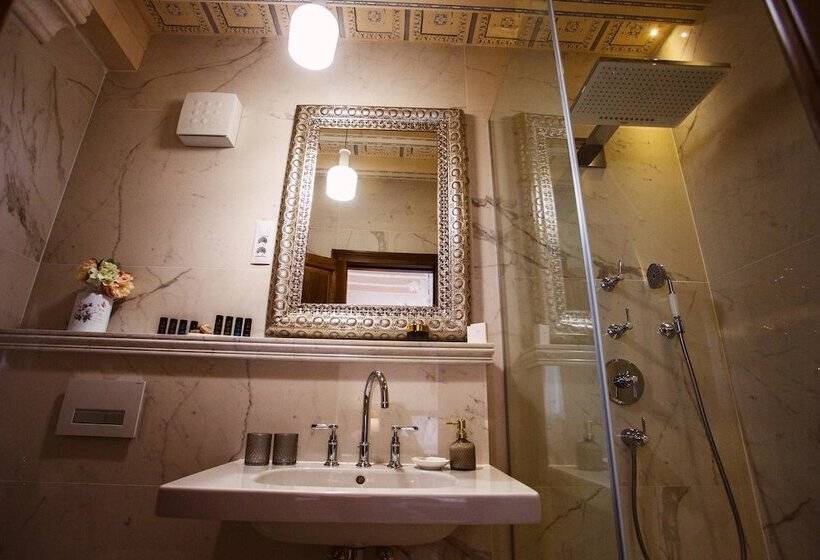 家庭间, Heritage Hotel Cardo