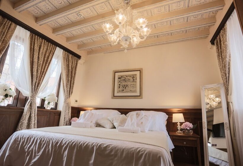 اتاق خانوادگی, Heritage Hotel Cardo