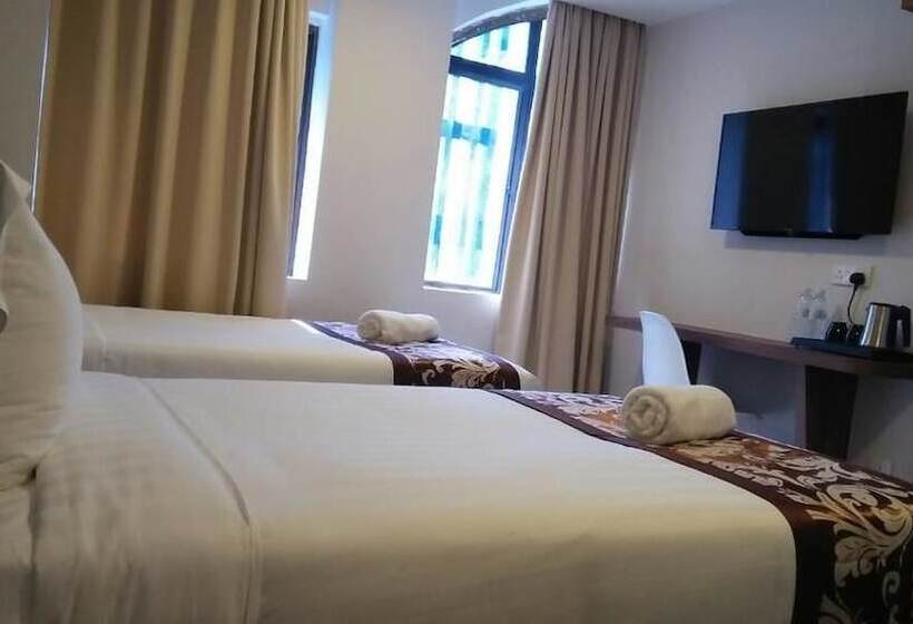 Трехместный Номер Deluxe, Lolex