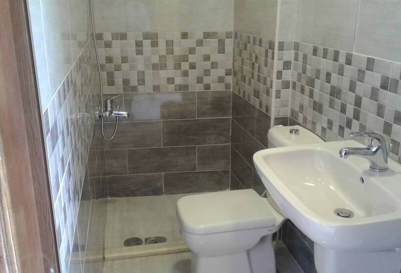 اتاق استاندارد یک نفره, Town Of Nebo