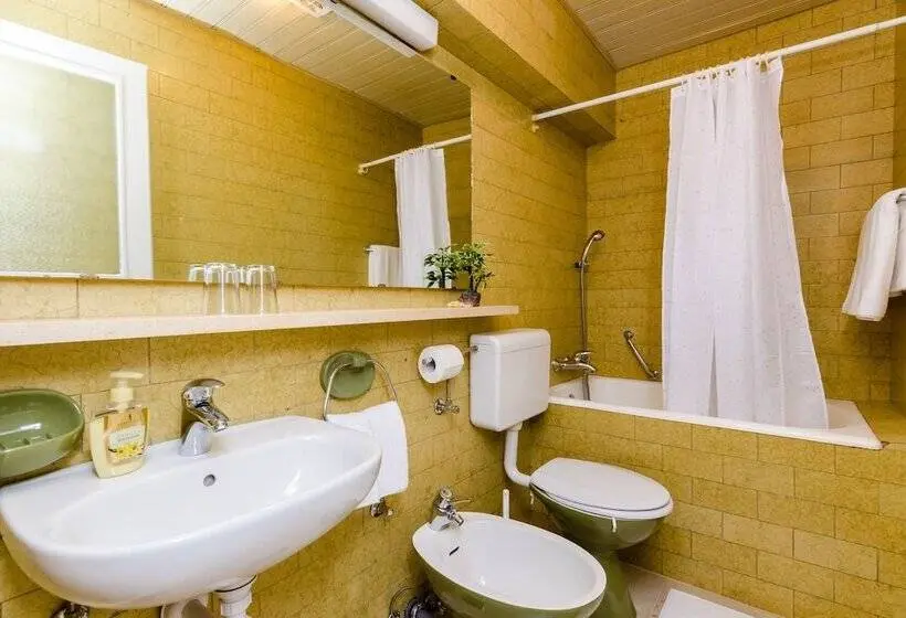 آپارتمان 2 خوابه با چشم‌انداز دریا, Guest House Villa Nina