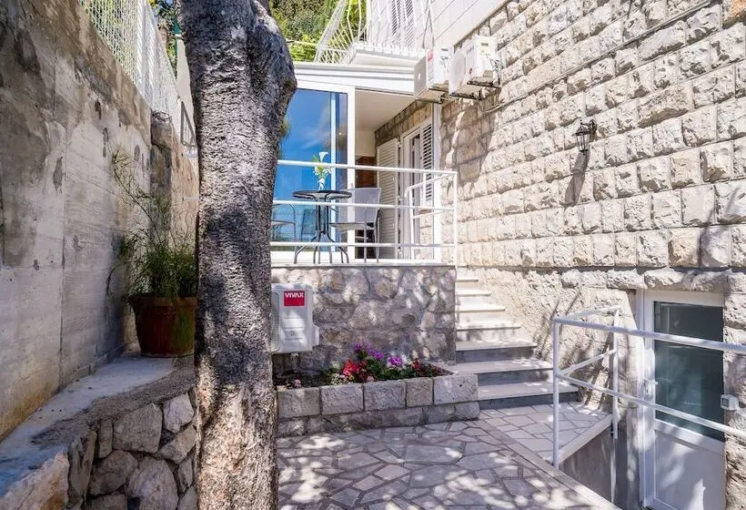 آپارتمان 2 خوابه با چشم‌انداز دریا, Guest House Villa Nina