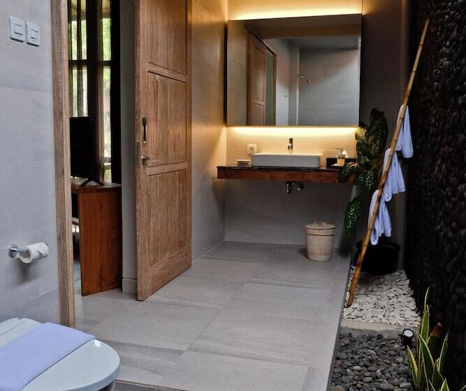 プールの見えるデラックスルーム, Umadewi Surf & Retreat