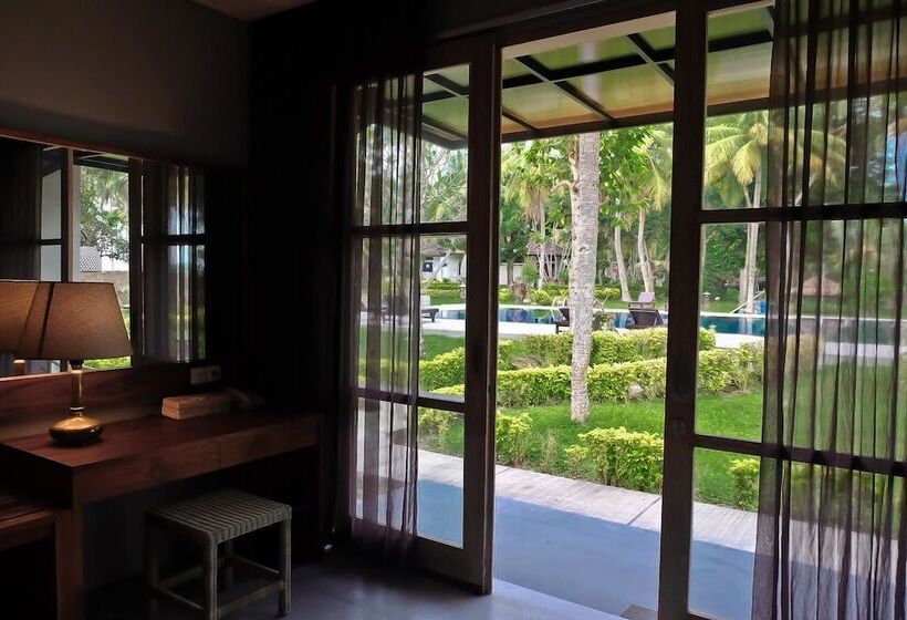 プールの見えるデラックスルーム, Umadewi Surf & Retreat