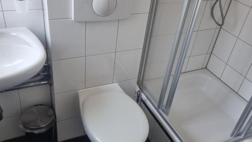 اتاق استاندارد, Pension Am Filmpark