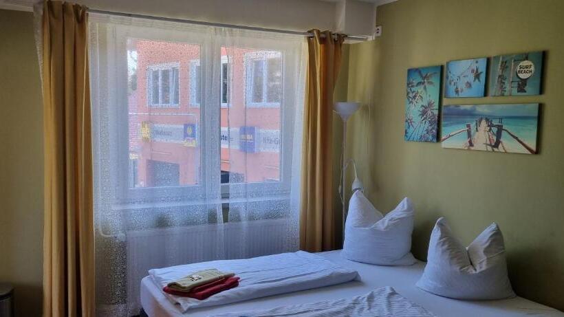 اتاق استاندارد, Pension Am Filmpark