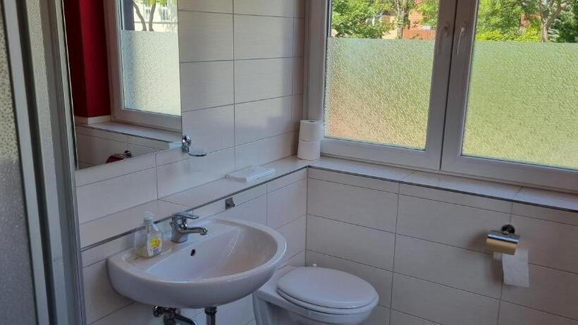 اتاق استاندارد, Pension Am Filmpark