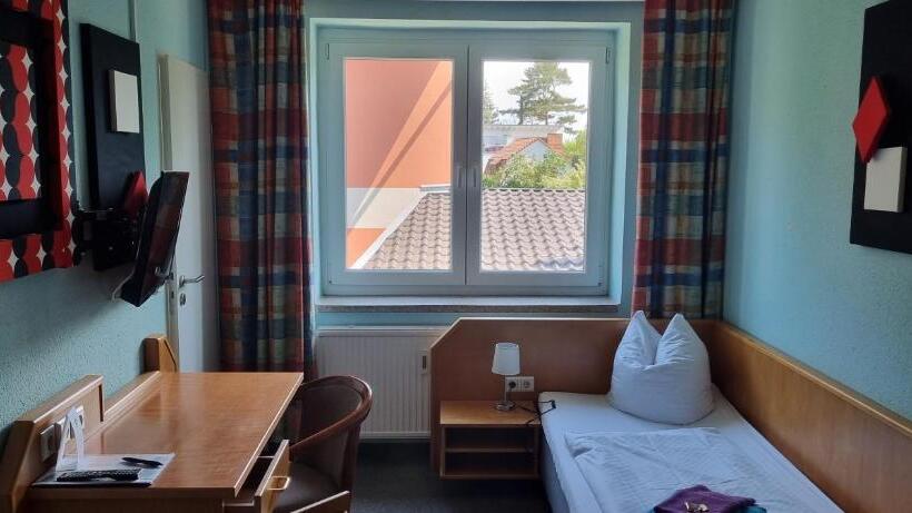 اتاق استاندارد یک نفره, Pension Am Filmpark