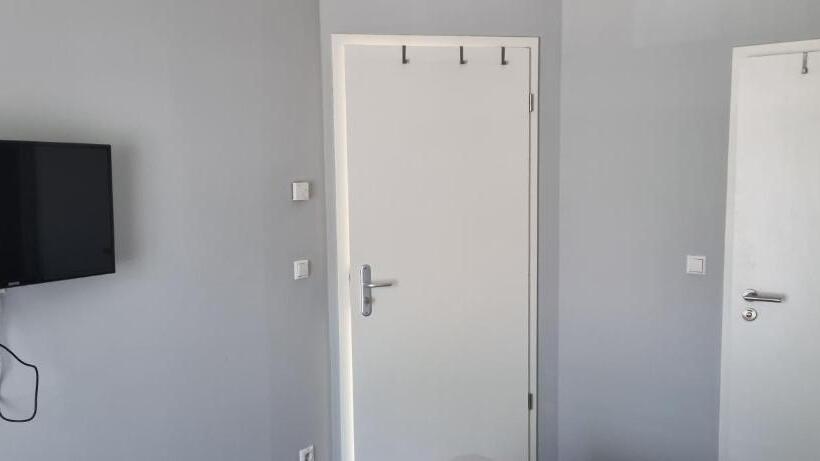 اتاق استاندارد, Pension Am Filmpark