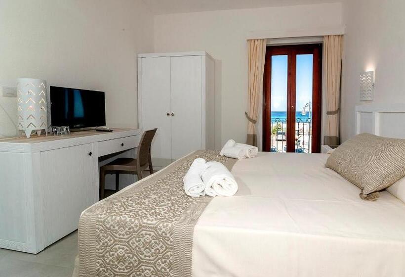 اتاق استاندارد چهار تخته با چشمانداز دریا, Stella Marina Camere Sul Mare