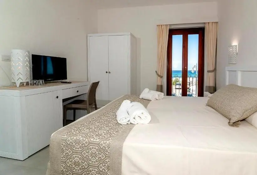 景色の見えるスタンダード４人部屋, Stella Marina Camere Sul Mare