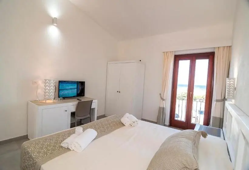 景色の見えるスタンダード４人部屋, Stella Marina Camere Sul Mare