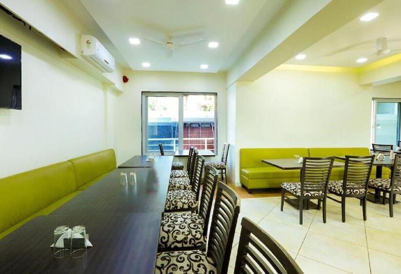 غرفة قياسية مزوَّدة بشُرفة, Dean Villa